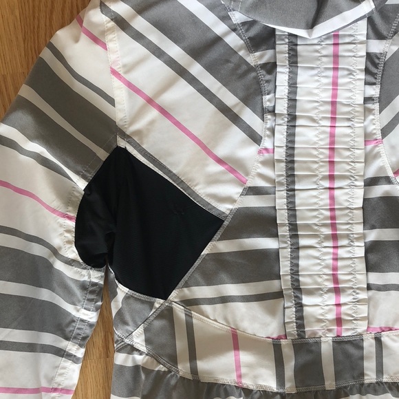 Lululemon Run Hustle running jacket - Picture 3 of 4